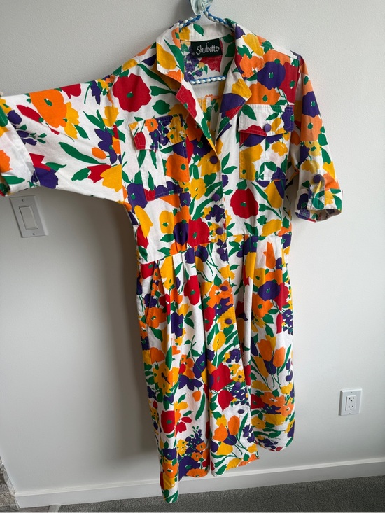 Dresses & Skirts - Vintage shirt dress
Tagged as size 18
Fits medium / large in my opinion